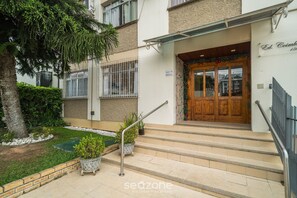 Basic Apartment | Exterior detail - Full apt Near Ufsc in Florianopolis Cec0612 (Florianópolis)