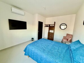 Room - Modern Oasis with Pool (La Paz)