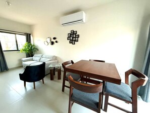 Dining - Modern Oasis with Pool (La Paz)