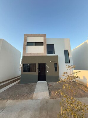 Exterior - Modern Oasis with Pool (La Paz)