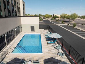 Piscina estreita