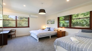 Strygejern/strygebræt, internetforbindelse, sengetøj