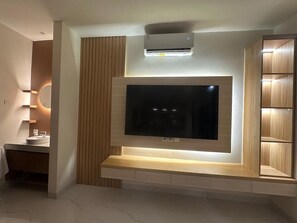 Interior - Luxury central Denpasar home with pool and clubhouse for an easy family stay. (Denpasar Barat)