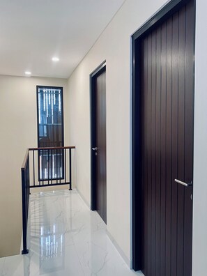 Interior - Luxury central Denpasar home with pool and clubhouse for an easy family stay. (Denpasar Barat)