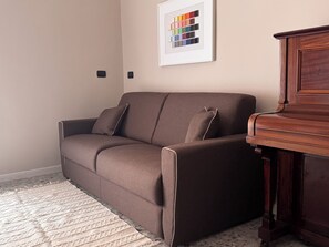 Smart TV - Your Authentic Retreat in the Heart of Naples. (Napoli)