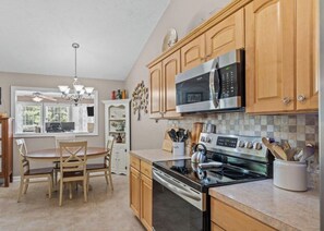 Private kitchen - Relaxing 3-Bedroom Retreat on a Quiet Pond Close to Pinehurst & Southern Pines (Whispering Pines)