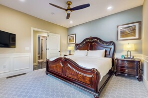 5 bedrooms, iron/ironing board, internet, bed sheets