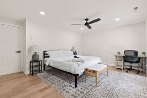 Desk, iron/ironing board, WiFi, bed sheets - Off Leash Oasis: Hot Tub, Fire Pit & Pets Welcome! (Indianapolis)