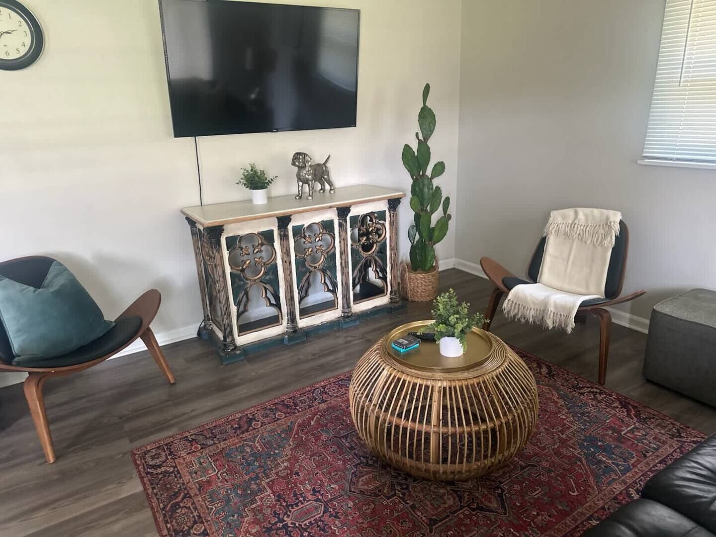 Televisión, oficina