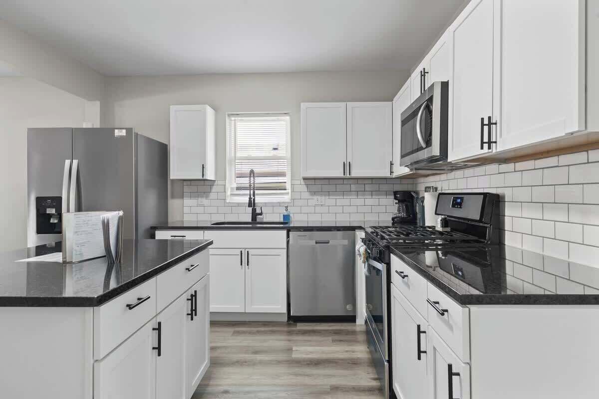 Frigorífic, microones, forn i placa de cuina 