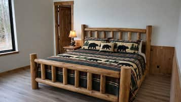 Iron/ironing board, internet, bed sheets