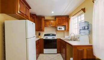 Desk, laptop workspace, iron/ironing board, free WiFi