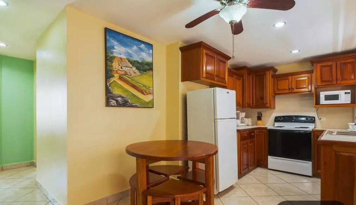 办公桌、笔记本电脑工作区、熨斗/熨衣板、免费 WiFi