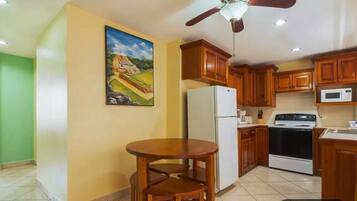 Desk, laptop workspace, iron/ironing board, free WiFi