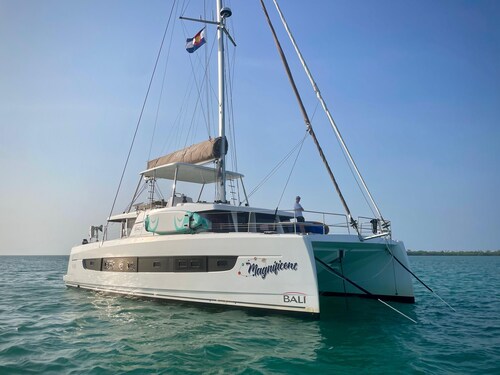 Belize All Inclusive Luxury Sailing Vacation on “Magnificent”