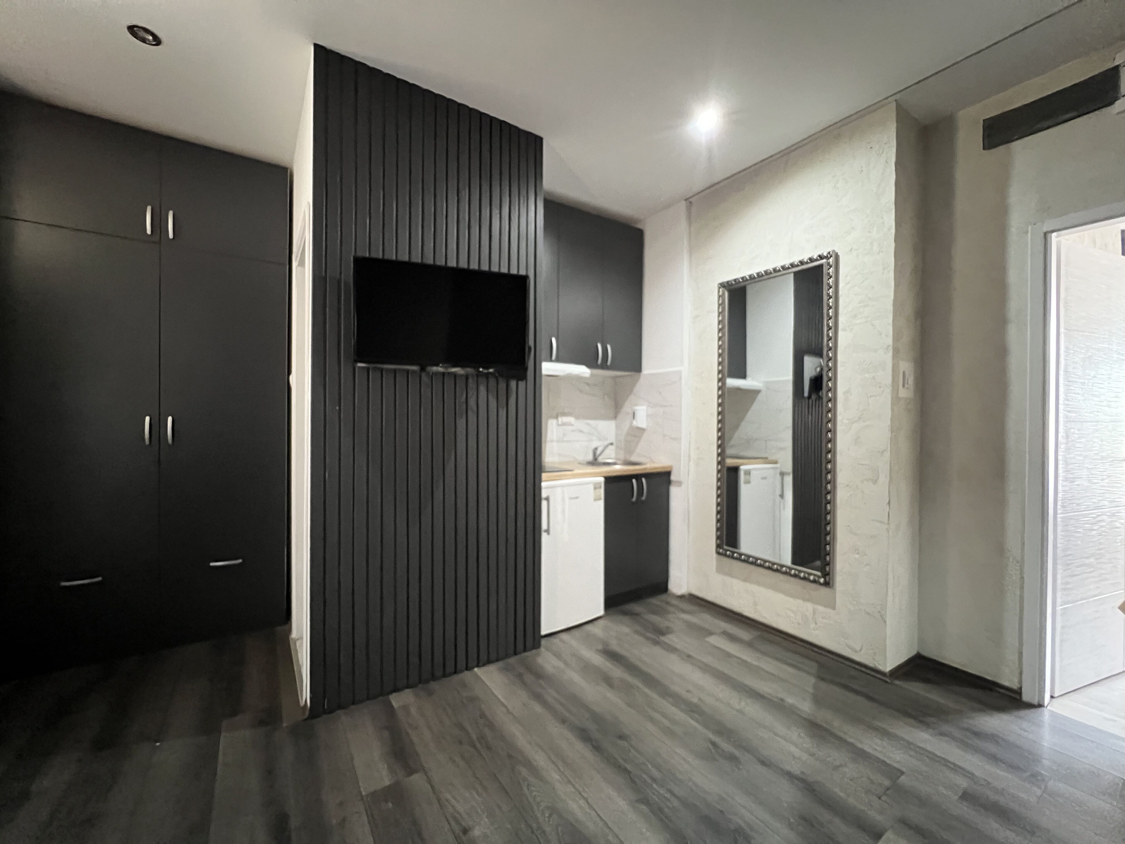 Comfort Apartment | Private kitchen | Fridge, stovetop
