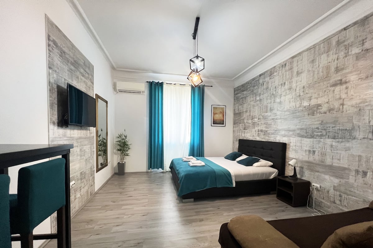 Superior Apartment, Non Smoking | Blackout drapes, iron/ironing board, free WiFi