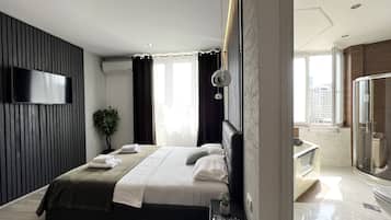Comfort Apartment | Blackout drapes, iron/ironing board, free WiFi