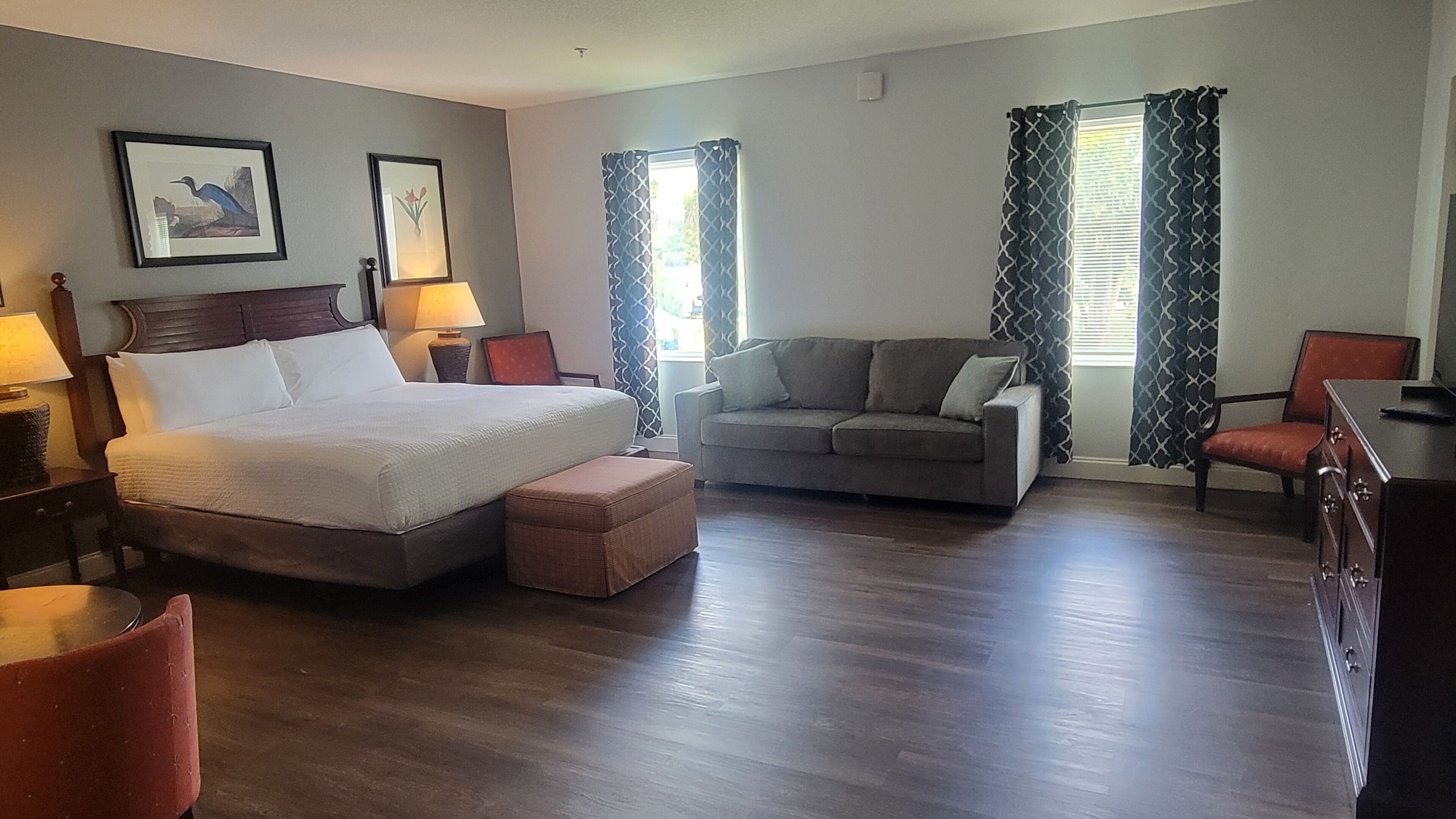 Superior Single Room, Canal View | Desk, blackout curtains, iron/ironing board, free WiFi