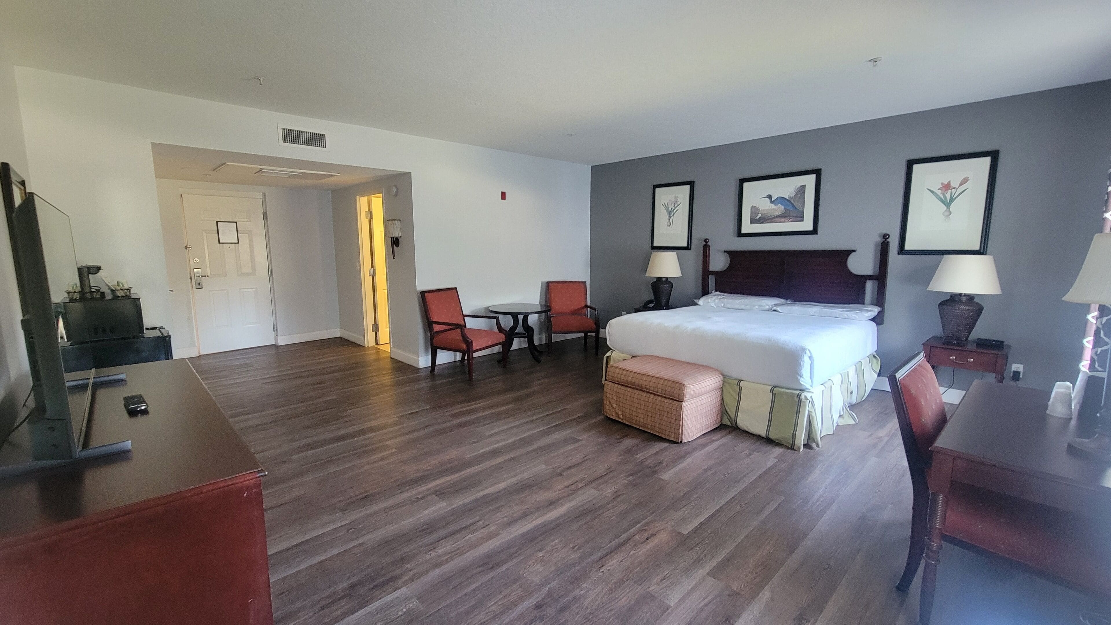 高级单人房, 花园景观 | 办公桌、遮光窗帘、熨斗/熨衣板、免费 WiFi