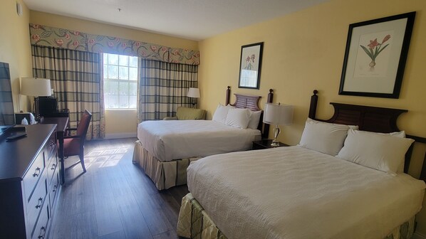 Desk, blackout drapes, iron/ironing board, free WiFi - Plantation Resort on Crystal River (Crystal River)