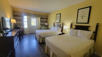 Dobbeltrom – deluxe, terrasse, kanalutsikt | Skrivebord, blendingsgardiner, strykejern/-brett og wi-fi (inkludert)