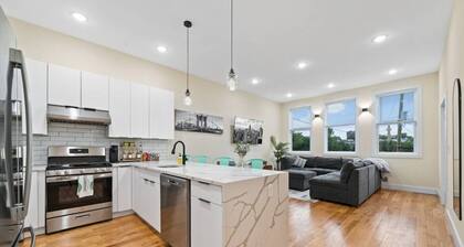 EPIC NYC Retreat | Sleeps 30 w/Rooftop & Gameroom!