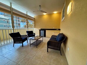 Téléviseur, bureau