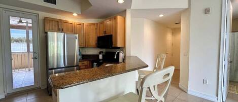 Refrigerador, microondas, horno, lavavajillas