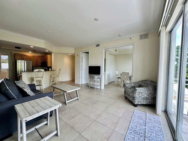 TV, offices - SWFL Retreat by Barefoot Beach (Bonita Springs)