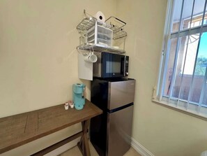 Fridge, microwave, coffee/tea maker, cookware/dishes/utensils - Beach Retreat - Queen Studio near Naples (Bonita Springs)