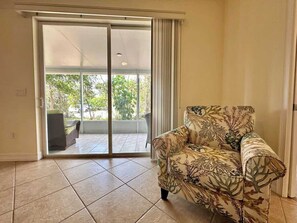 Interior - Bright Spacious Condo 1mi to Beach (Bonita Springs)
