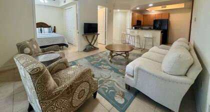 Bright 1st Floor Condo with Wi-Fi by Beach