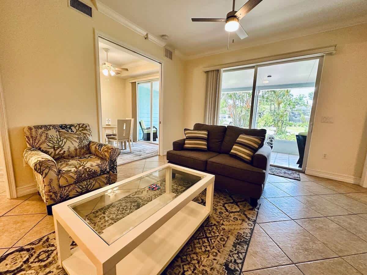 Téléviseur, bureau