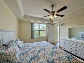 2 bedrooms, iron/ironing board, WiFi, bed sheets - NEW Condo near beach Ideal for Remote Work (Bonita Springs)