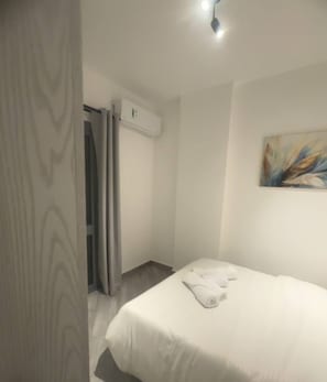 Room, 1 Bedroom, Smoking, Balcony | 1 bedroom - Room-422batthepavillionimperialhurghada (Hurghada)