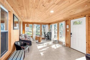 Interior - Two-Unit Retreat — 4BR, 2 Kitchens, Pet-Friendly (Nashville)