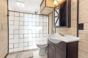 Suihku, hiustenkuivaaja