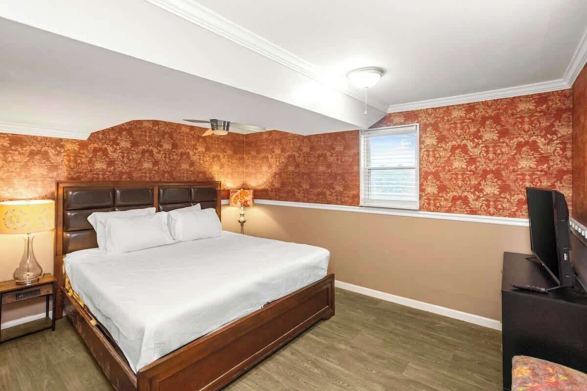 4 slaapkamers, een strijkplank/strijkijzer, wifi, beddengoed