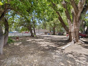 Property grounds - Explorer’s Escape Walk to Parks & River Near Downtown Canon City. (Cañon City)
