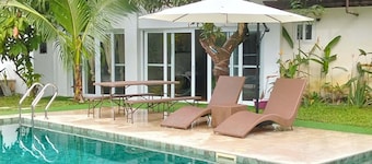 4-bedroom house in lovely Santa Maria with swimming pool , spacious for family .
