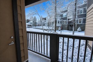 Property grounds - RL 142: High Elevation Village Escape with Cool A/C & Style (Snowshoe)