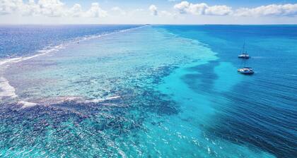 Belize All Inclusive Luxury Sailing Vacation on “Nowhere”