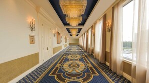 Banquet hall - Family Getaway: 3BR Villa Near Disney at Westgate Lakes (Orlando)