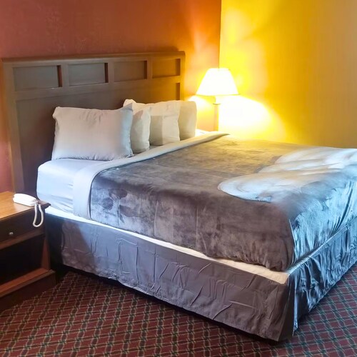 OSU 223 Queen Bed Hotel Room