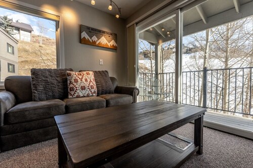 Crested Mountain Condo: Ski-In/ski-Out, Hot Tub!