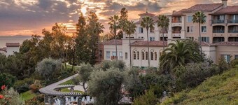 Newport Coast 2BR Villa – Bluff-Top Ocean Views, Full Kitchen & Resort Pools