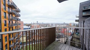Property grounds - Stylish Apartment with Balcony in London (London)