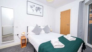 Room - Stylish Apartment with Balcony in London (London)