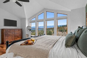 4 slaapkamers, een strijkplank/strijkijzer, reisbedje, gratis wifi